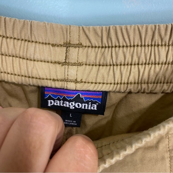 Patagonia Mens Funhoggers Shorts Cotton Tan 6” Beige Sz L - Picture 3 of 5